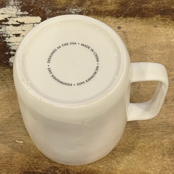 New “NOT LISTENING” Large White & Pink Mug - Picture 3 of 4